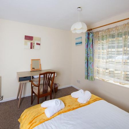 Fab Arthur Seat Views, Old Town Apartment เอดินบะระ ภายนอก รูปภาพ
