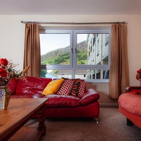 Fab Arthur Seat Views, Old Town Apartment เอดินบะระ ภายนอก รูปภาพ