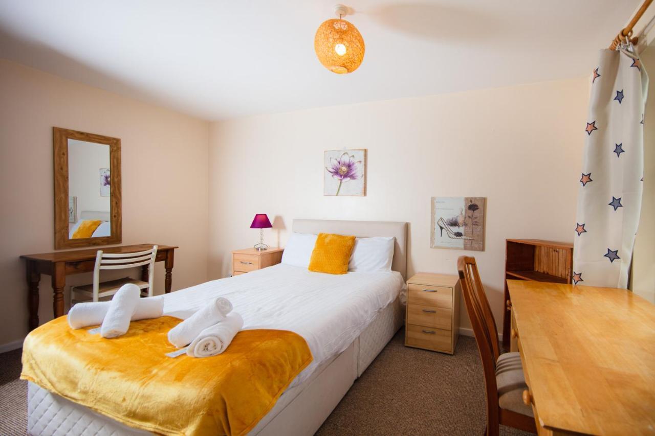 Fab Arthur Seat Views, Old Town Apartment เอดินบะระ ภายนอก รูปภาพ