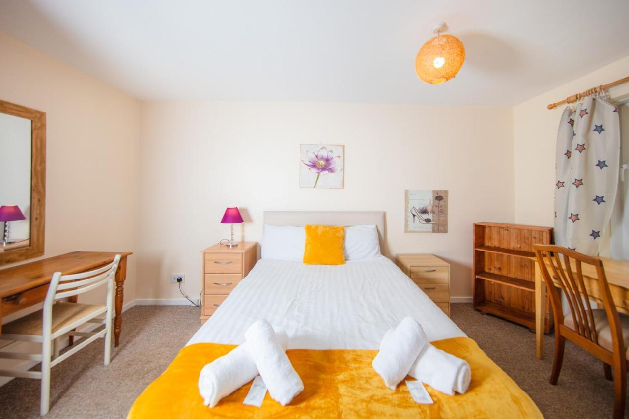 Fab Arthur Seat Views, Old Town Apartment เอดินบะระ ภายนอก รูปภาพ