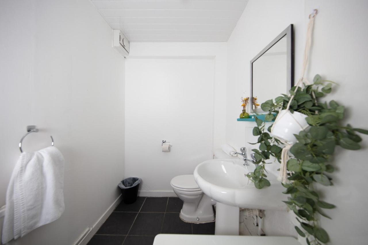 Fab Arthur Seat Views, Old Town Apartment เอดินบะระ ภายนอก รูปภาพ
