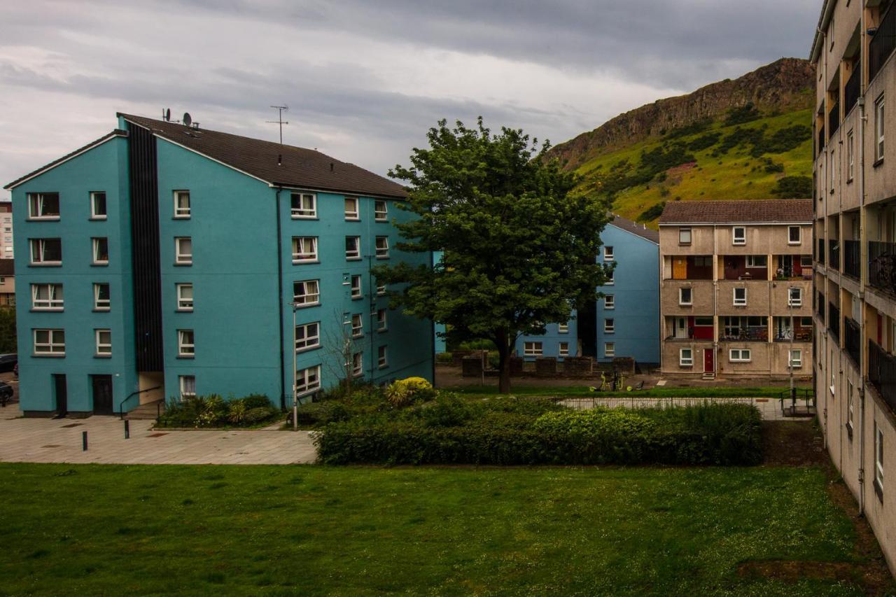 Fab Arthur Seat Views, Old Town Apartment เอดินบะระ ภายนอก รูปภาพ
