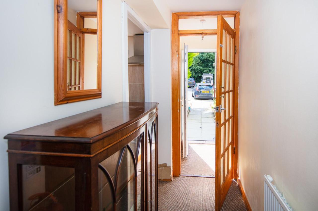 Fab Arthur Seat Views, Old Town Apartment เอดินบะระ ภายนอก รูปภาพ
