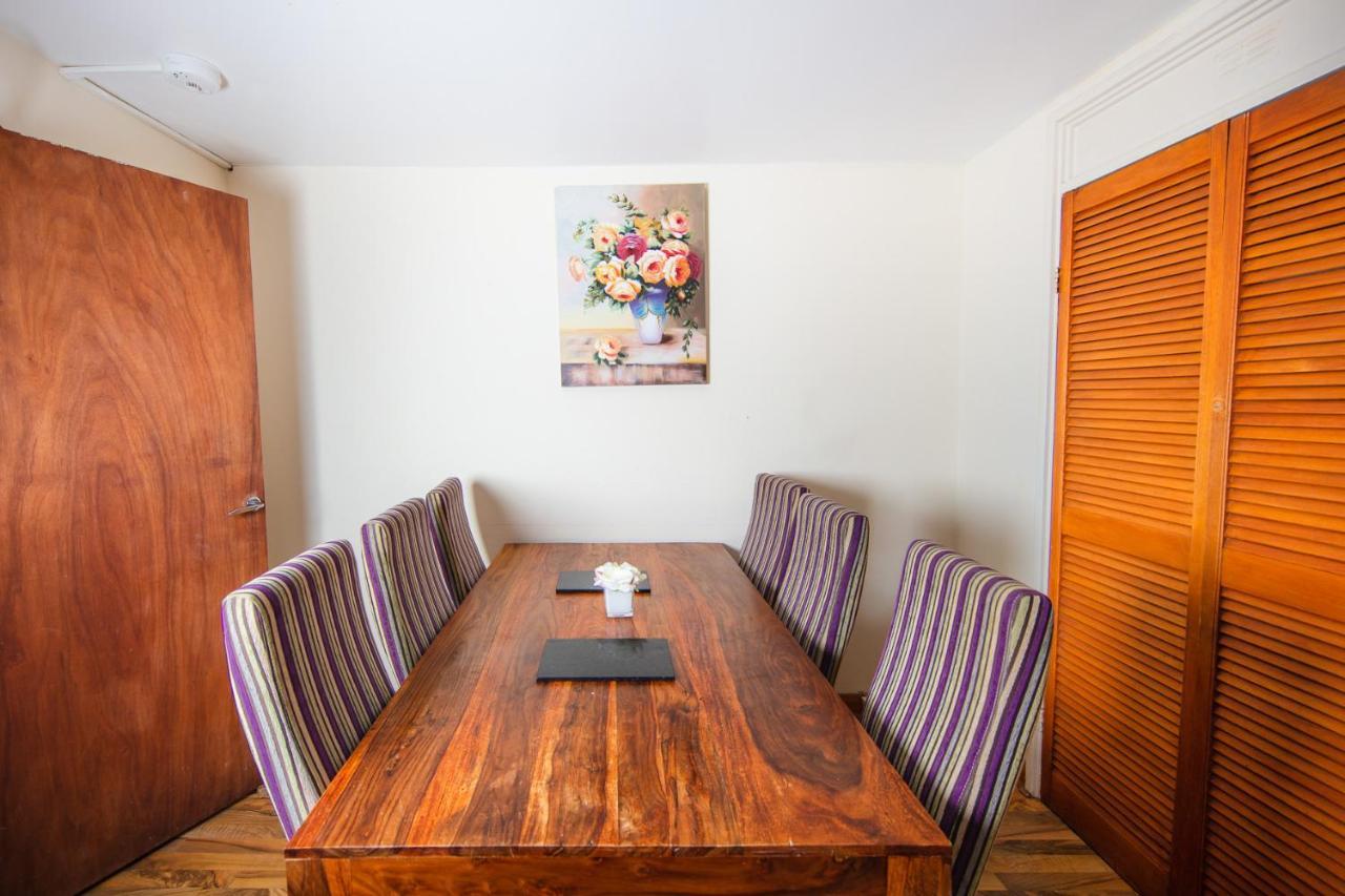 Fab Arthur Seat Views, Old Town Apartment เอดินบะระ ภายนอก รูปภาพ