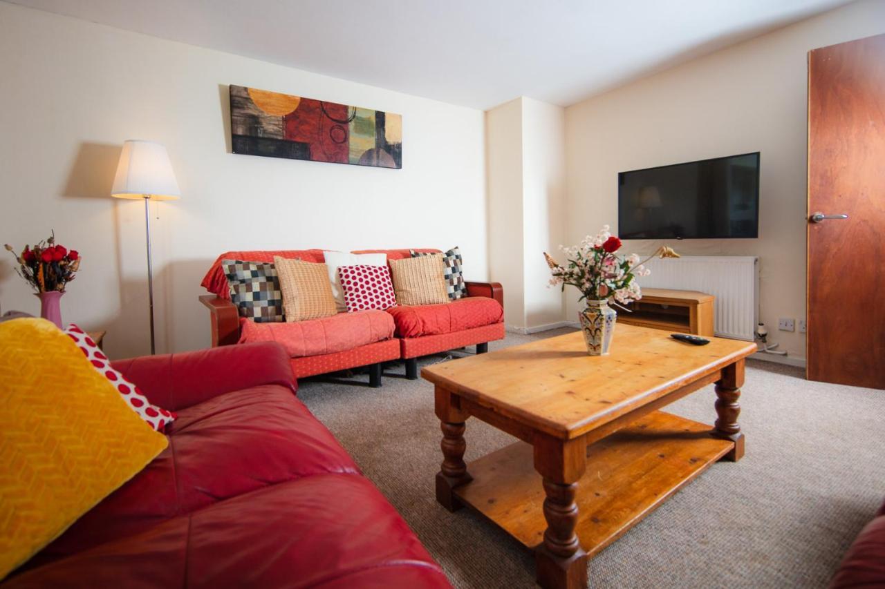 Fab Arthur Seat Views, Old Town Apartment เอดินบะระ ภายนอก รูปภาพ