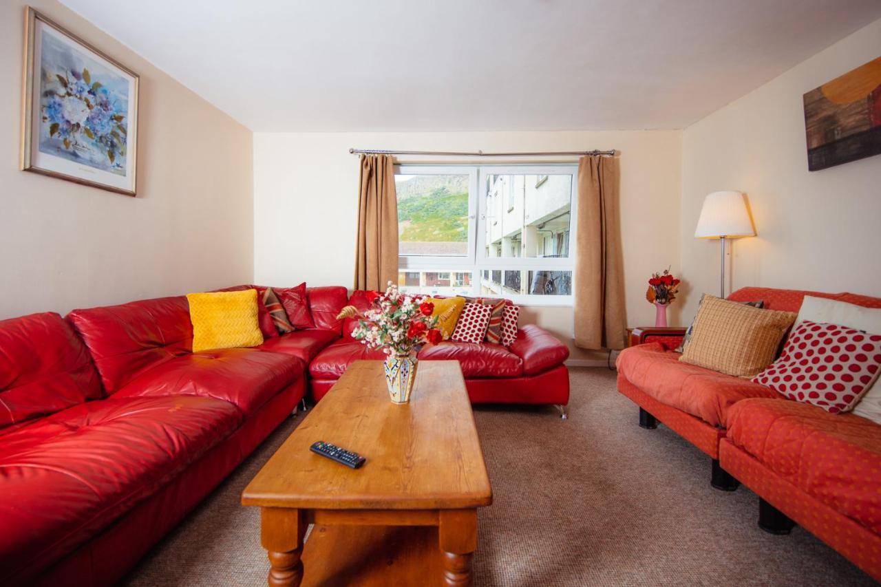 Fab Arthur Seat Views, Old Town Apartment เอดินบะระ ภายนอก รูปภาพ