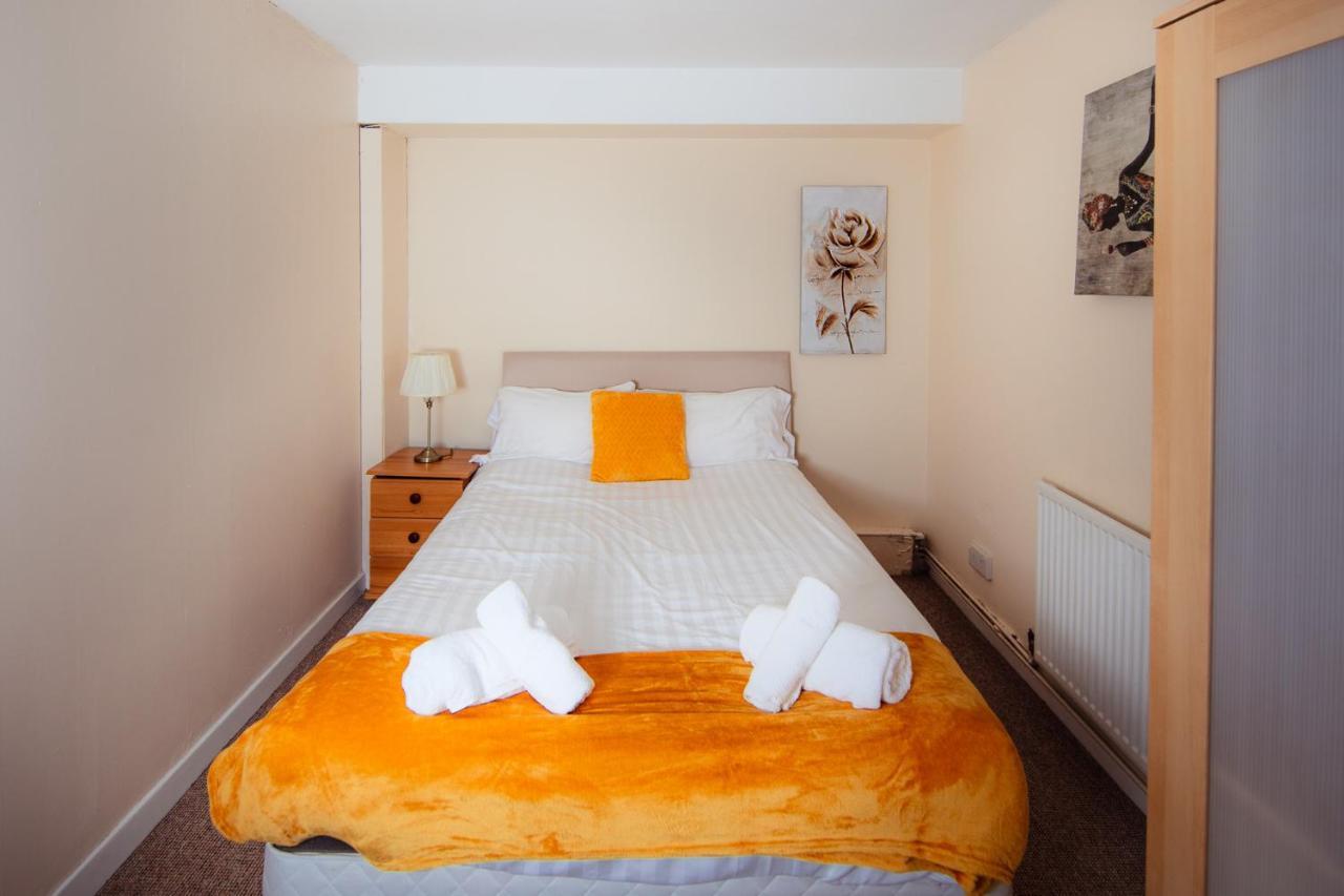 Fab Arthur Seat Views, Old Town Apartment เอดินบะระ ภายนอก รูปภาพ