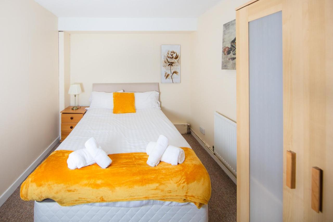 Fab Arthur Seat Views, Old Town Apartment เอดินบะระ ภายนอก รูปภาพ